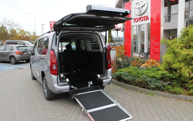 toyota proace city verso Toyota Proace City Verso cena 227900 przebieg: 5, rok produkcji 2023 z Poznań